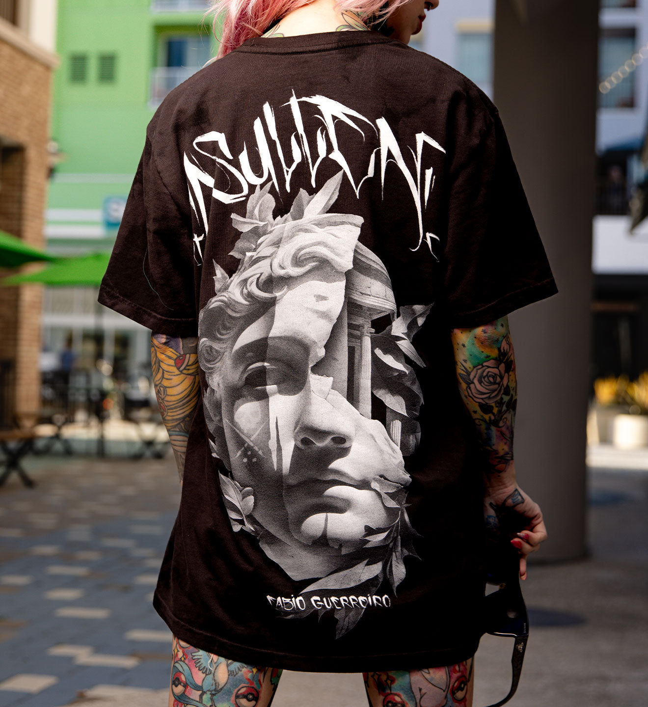 BLACK SULLEN TEE WITH MARBLE GRAPHIC