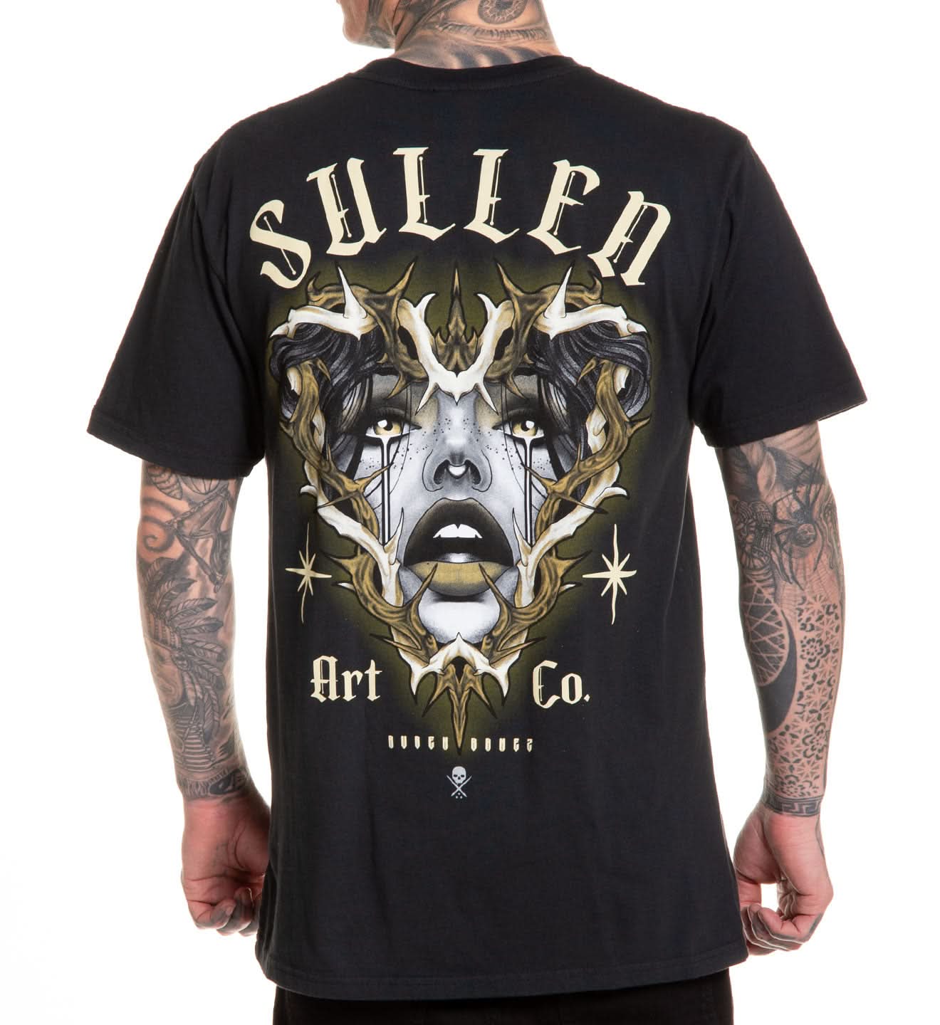 BLACK SULLEN T SHIRT WITH NEO TRADITIONAL PORTRAIT OF A WOMANS FACE IN THE FRAME OF A THORNED HEART