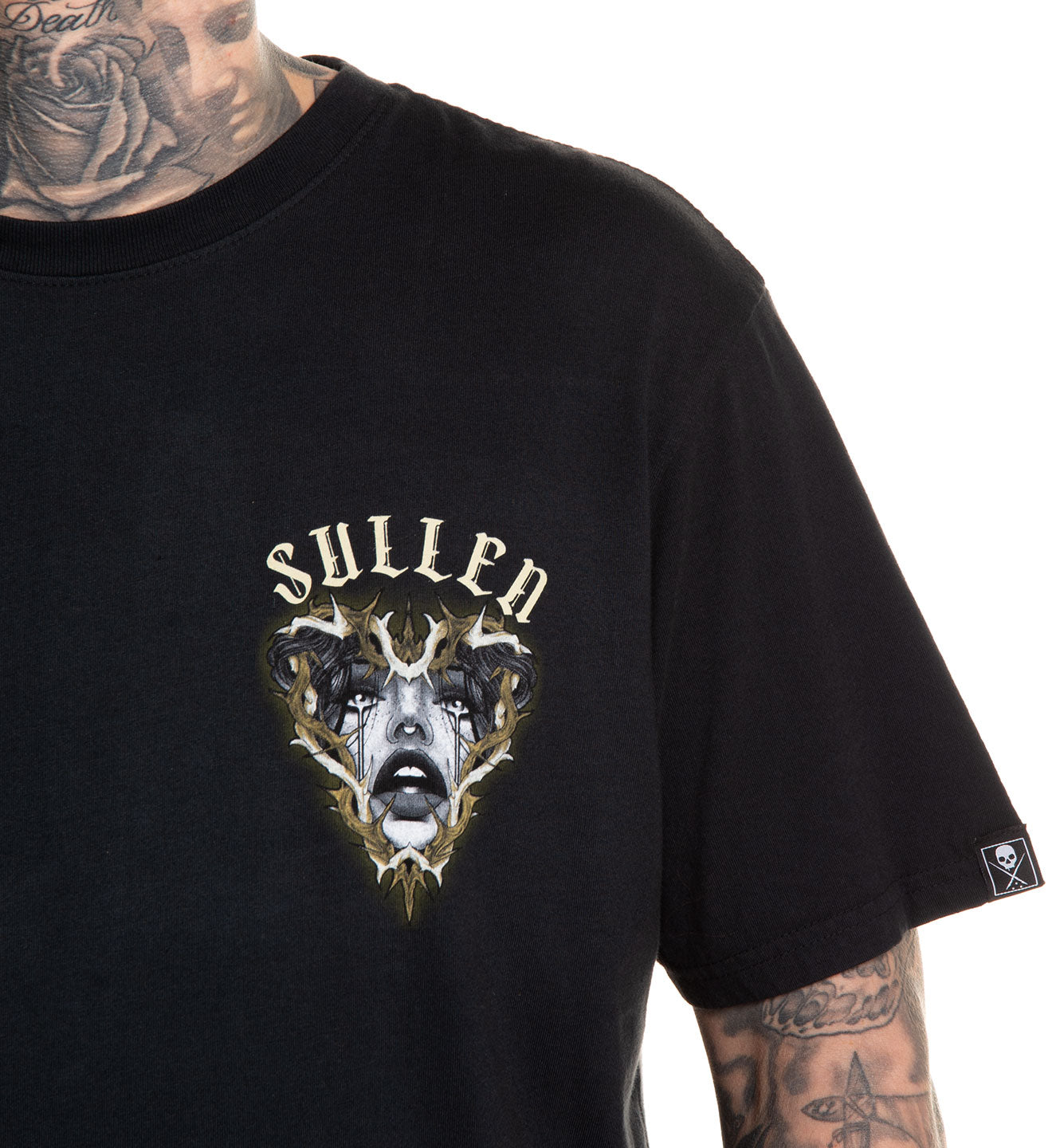 BLACK SULLEN T SHIRT WITH NEO TRADITIONAL PORTRAIT OF A WOMANS FACE IN THE FRAME OF A THORNED HEART