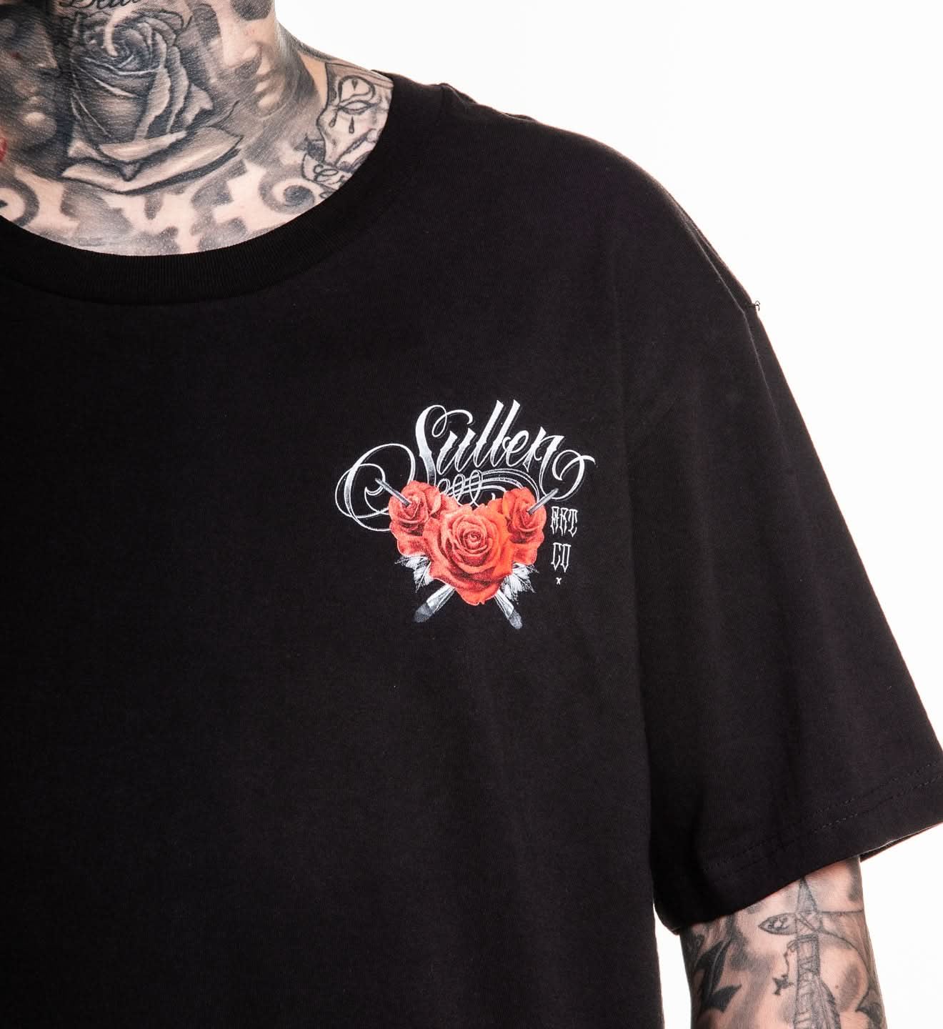 BLACK SULLEN T SHOIRT WITH LEFT CHEST ROSES