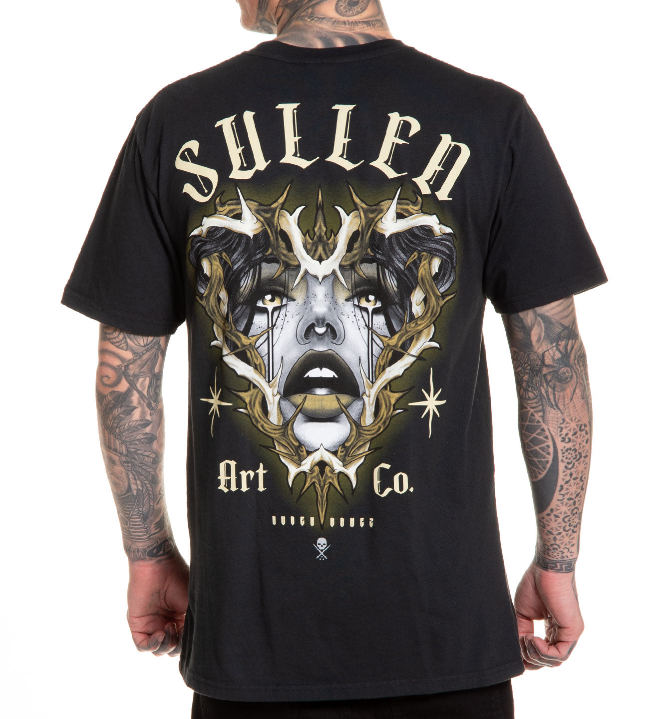 BLACK SULLEN T SHIRT WITH NEO TRADITIONAL PORTRAIT OF A WOMANS FACE IN THE FRAME OF A THORNED HEART