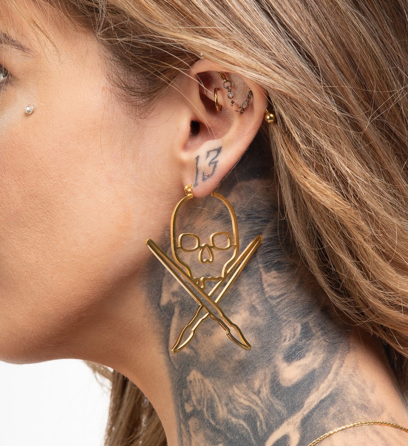 Solid Badge Earrings - Gold - 