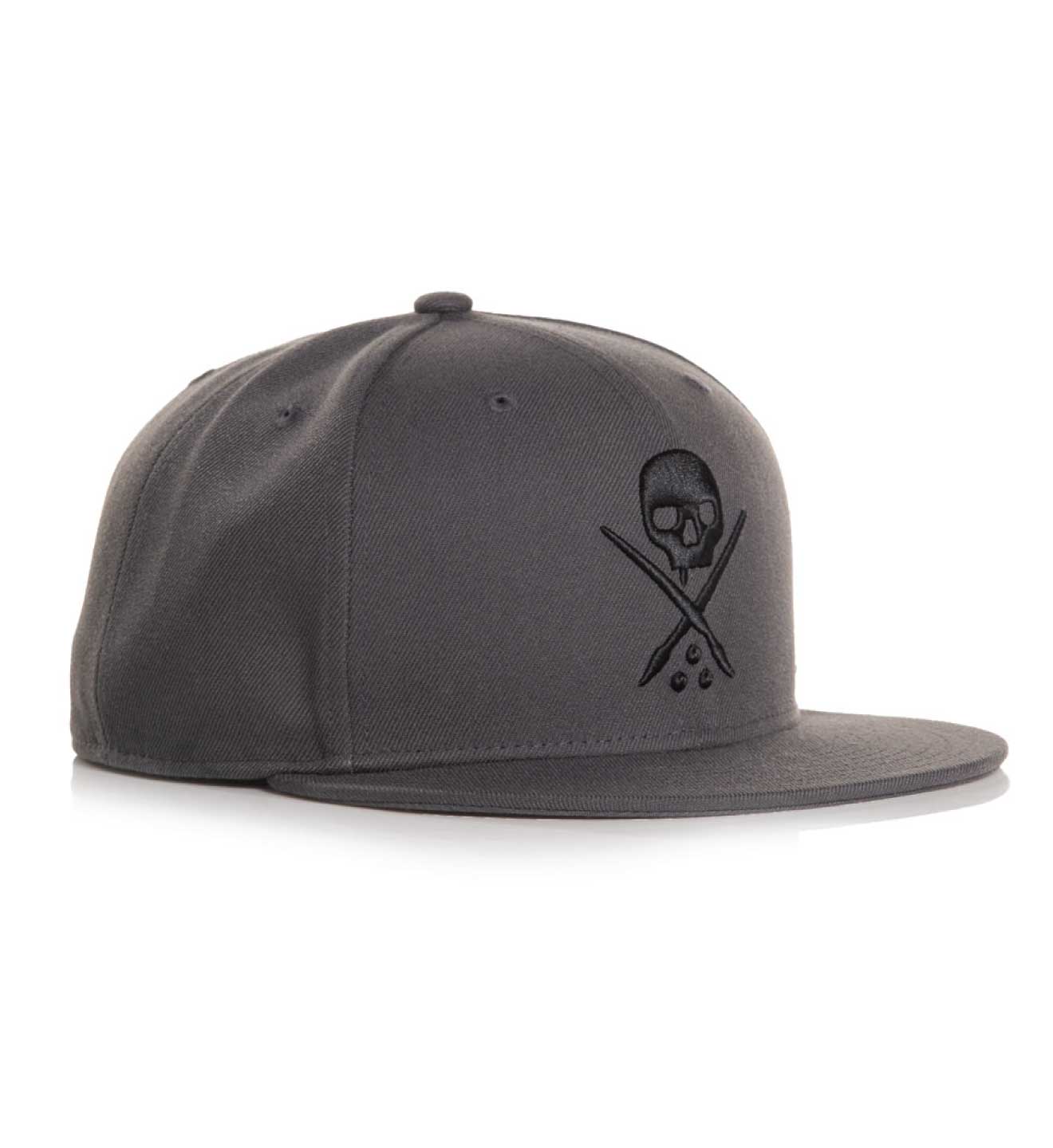 Gorro ajustado con insignia - Negro